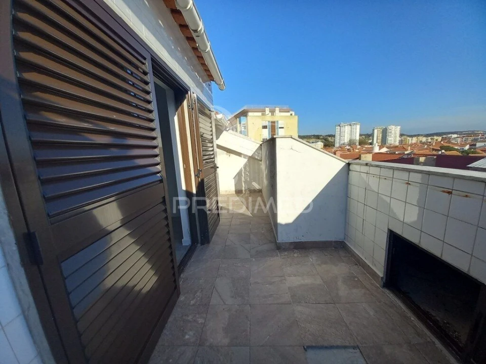 Apartamento T3 para Venda em Caparica e Trafaria Foto 9