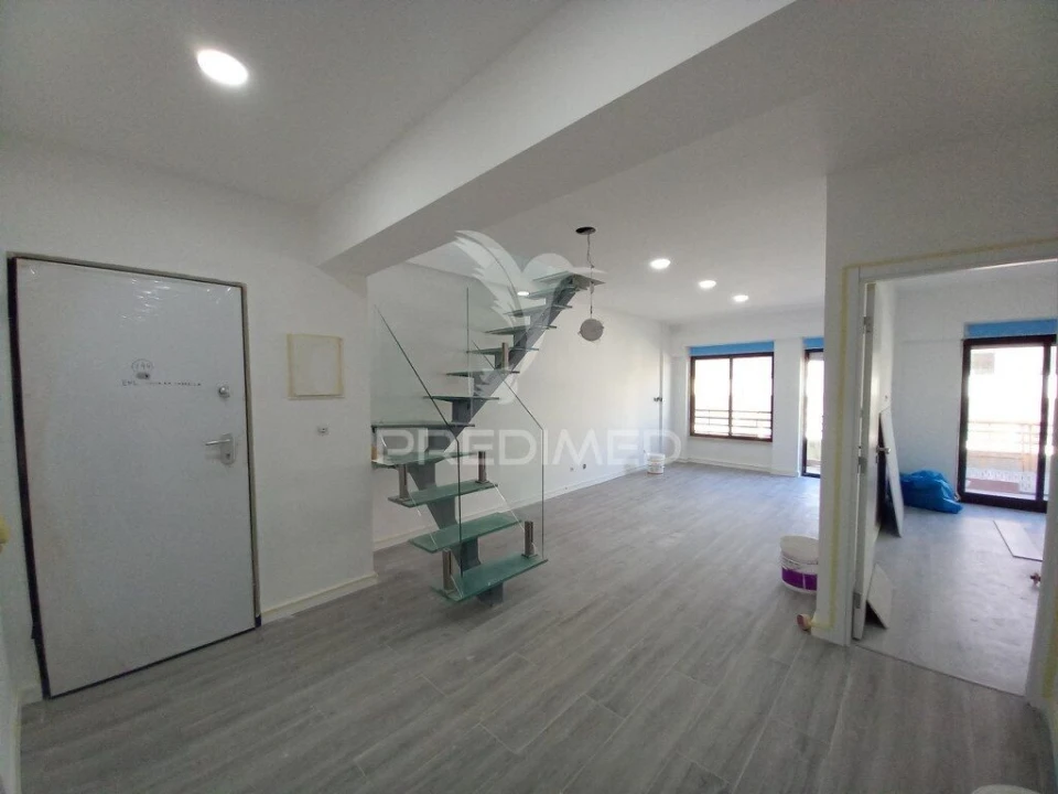 Apartamento T3 para Venda em Caparica e Trafaria Foto 2