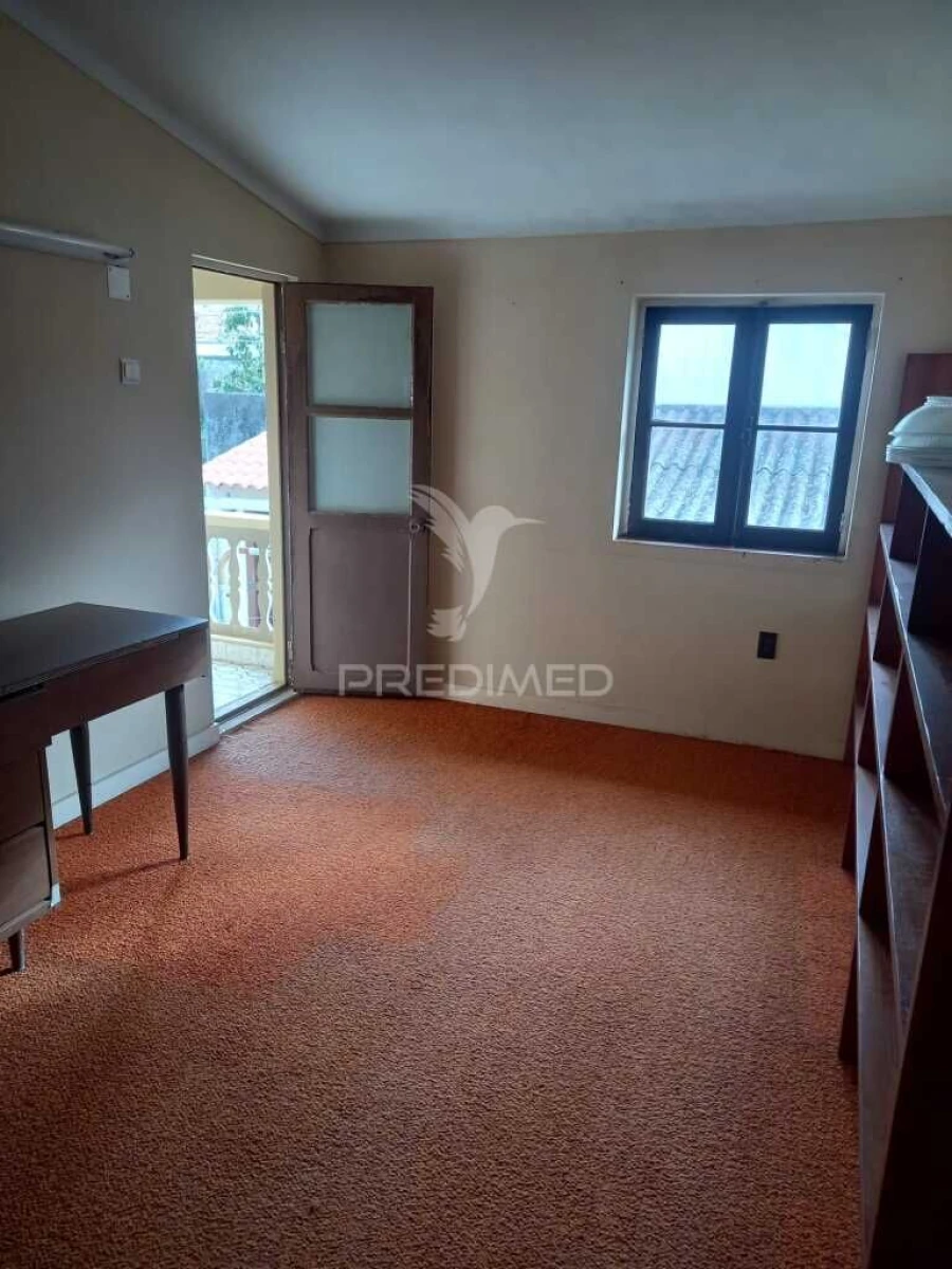 Moradia T4 para Venda em Praia da Vitoria (Santa Cruz) Foto 3