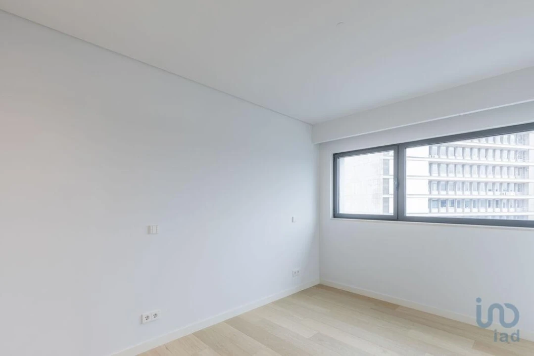 Apartamento T2 para Venda em Campolide Foto 12