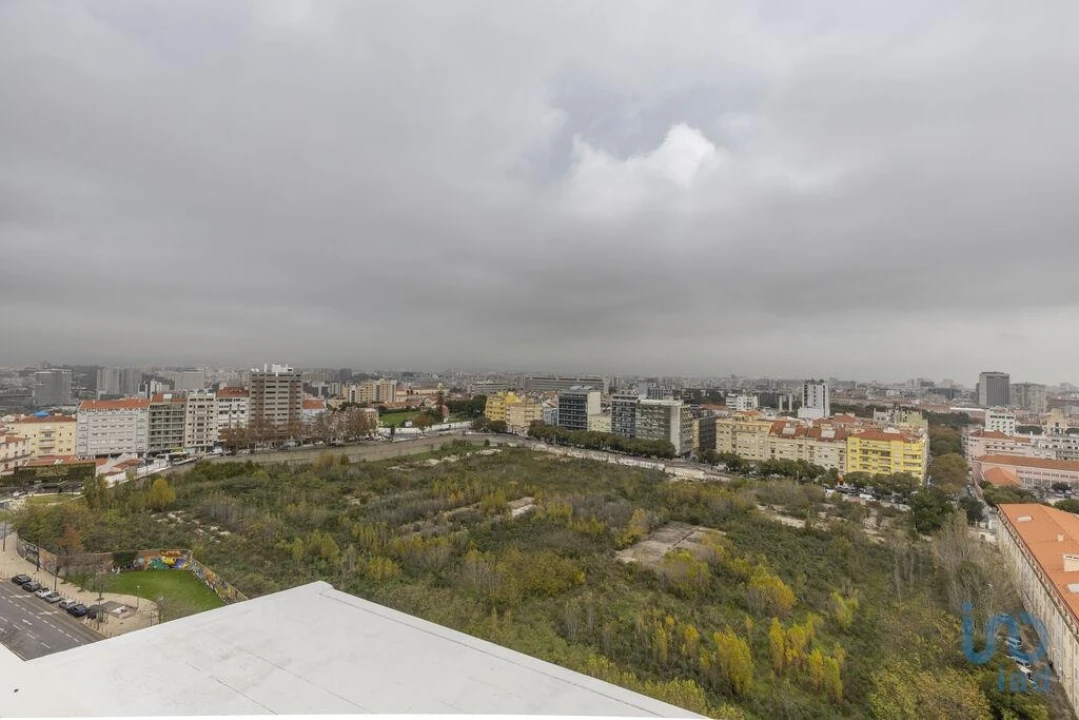 Apartamento T2 para Venda em Campolide Foto 14