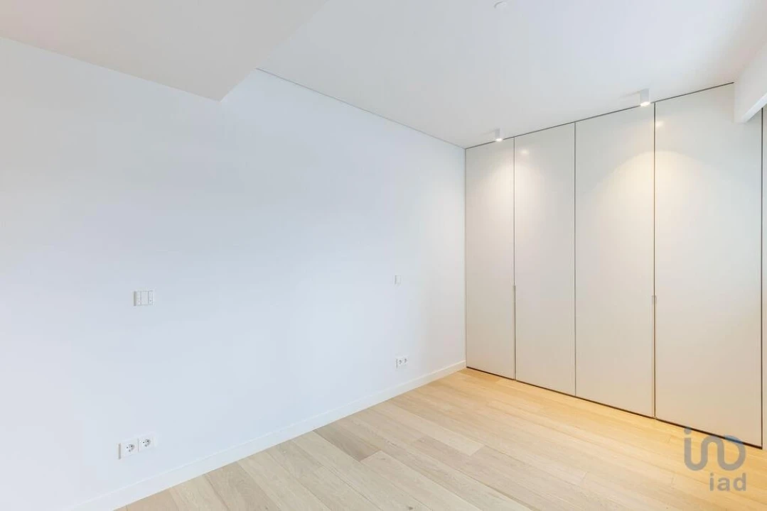 Apartamento T2 para Venda em Campolide Foto 11