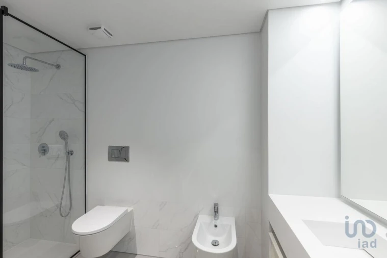 Apartamento T2 para Venda em Campolide Foto 7