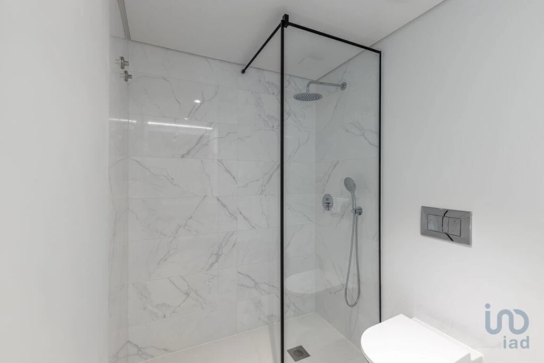 Apartamento T2 para Venda em Campolide Foto 6