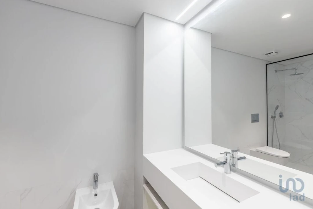 Apartamento T2 para Venda em Campolide Foto 8