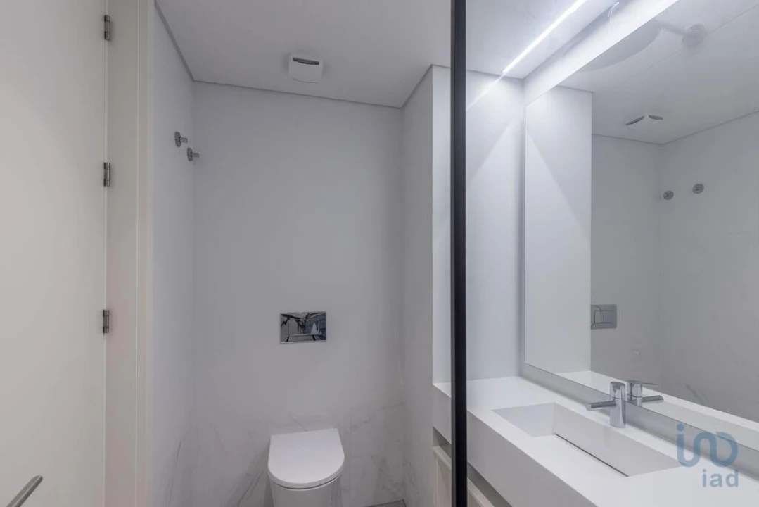 Apartamento T2 para Venda em Campolide Foto 10