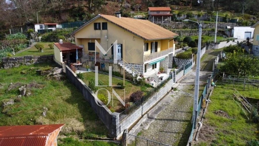 Moradia T5 para Venda em Lindoso Foto 37