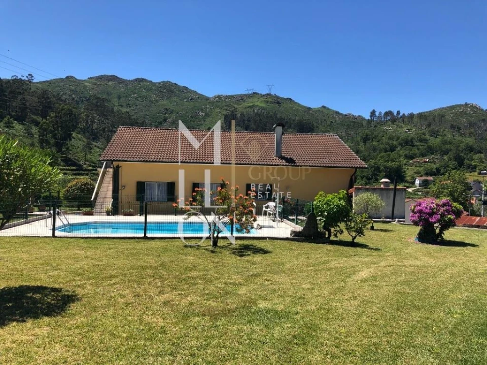 Moradia T5 para Venda em Lindoso Foto 40