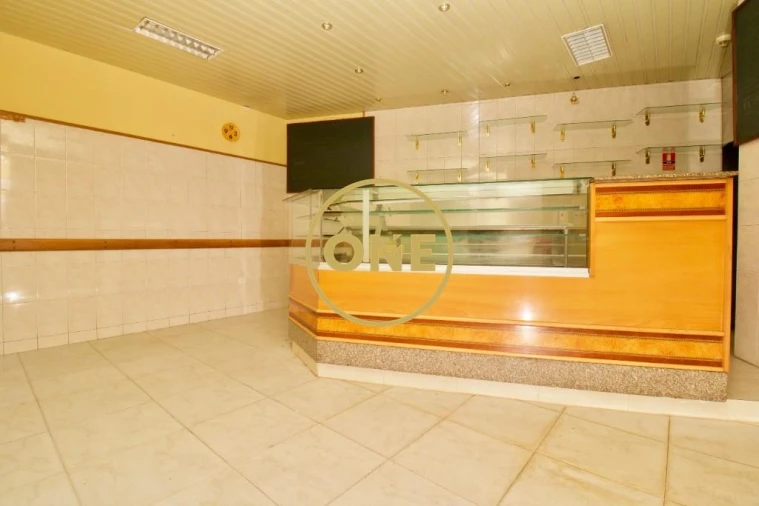 Loja para Venda em Almada, Cova da Piedade, Pragal e Cacilhas Foto 6