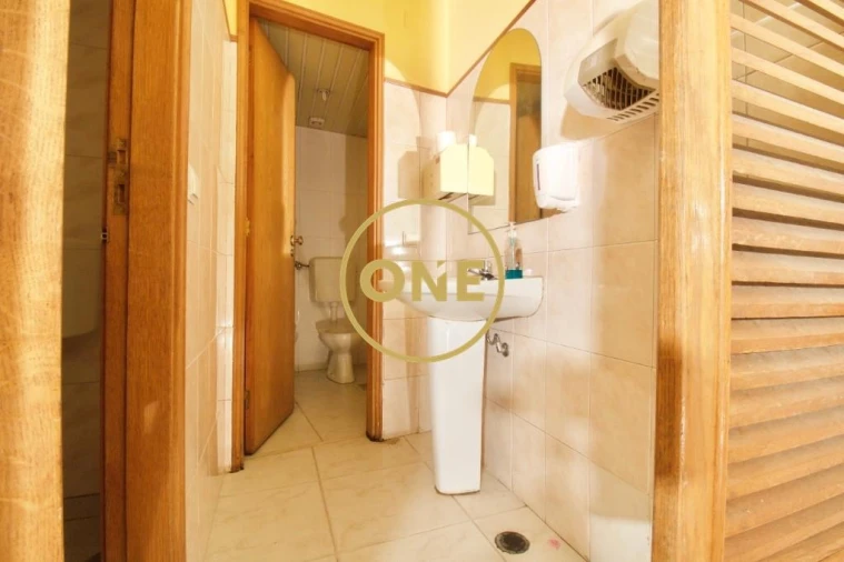 Loja para Venda em Almada, Cova da Piedade, Pragal e Cacilhas Foto 9