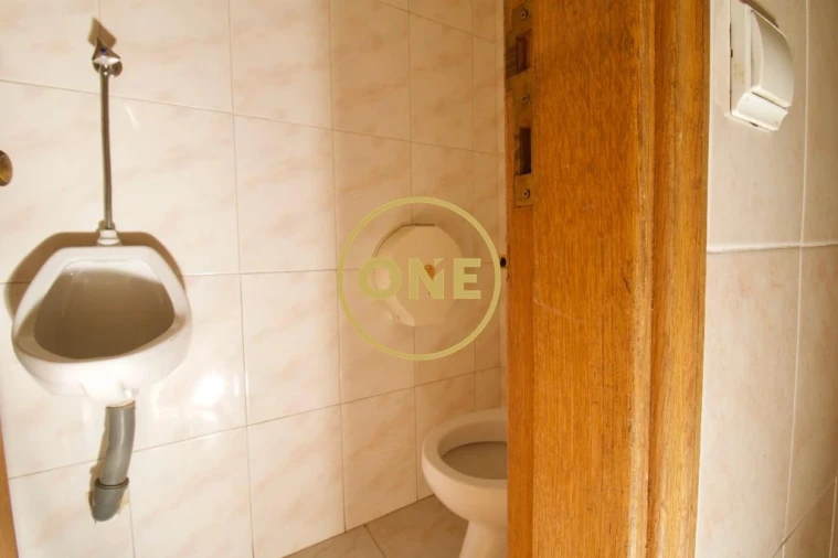 Loja para Venda em Almada, Cova da Piedade, Pragal e Cacilhas Foto 12