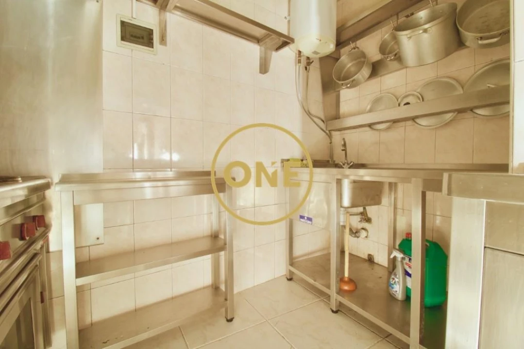 Loja para Venda em Almada, Cova da Piedade, Pragal e Cacilhas Foto 21