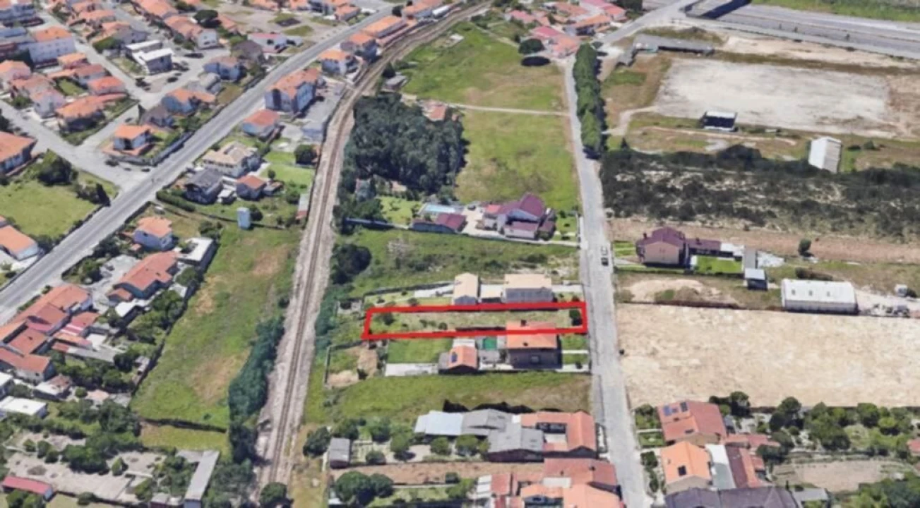 Terreno para Venda em Eixo e Eirol Foto 3