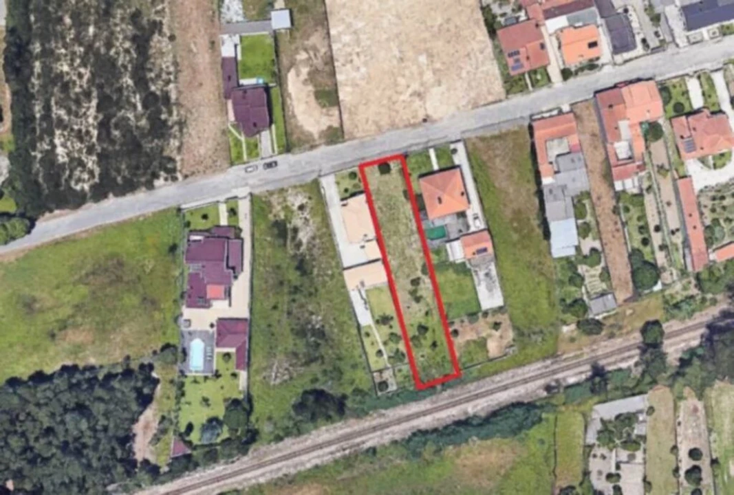 Terreno para Venda em Eixo e Eirol Foto 1