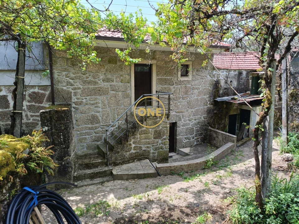 Moradia T2 para Venda em Cibões e Brufe Foto 1