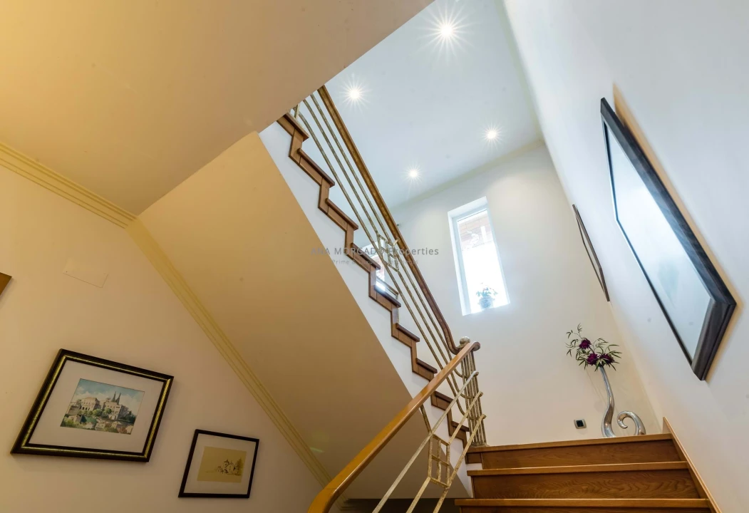 Moradia T5 para Venda em Agualva e Mira-Sintra Foto 33