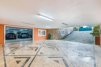 Moradia T5 para Venda em Agualva e Mira-Sintra