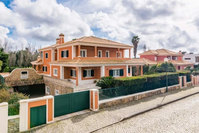Moradia T5 para Venda em Agualva e Mira-Sintra
