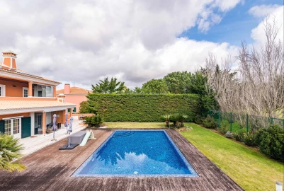 Moradia T5 para Venda em Agualva e Mira-Sintra