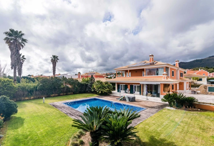 Moradia T5 para Venda em Agualva e Mira-Sintra Foto 2