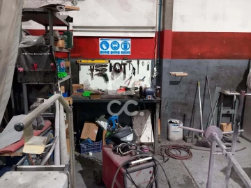 Armazém para Trespasse em Cidade da Maia