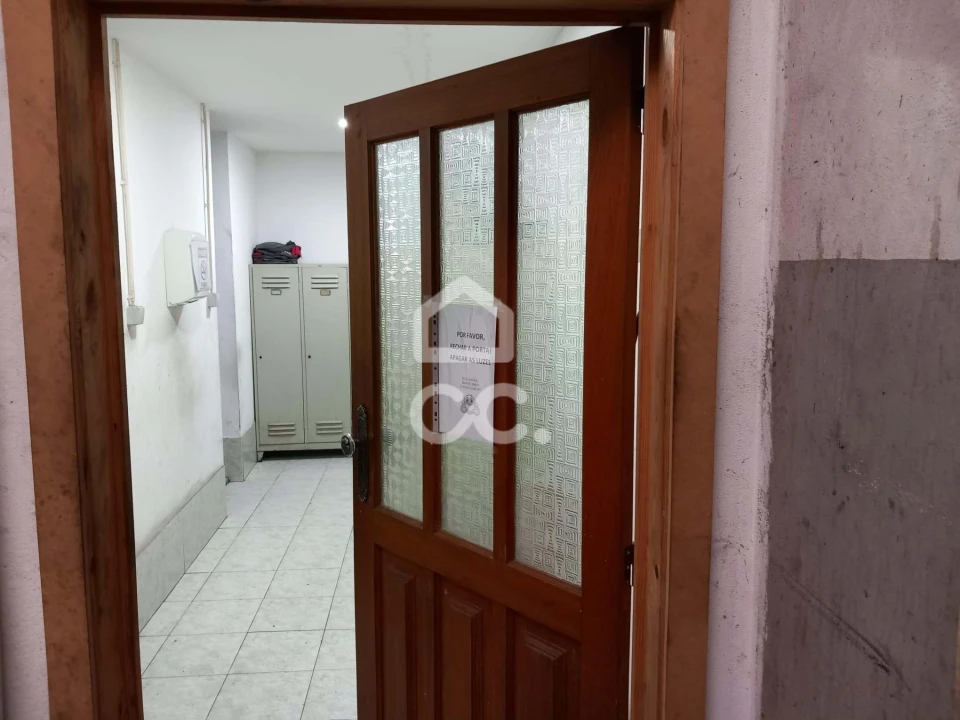 Armazém para Trespasse em Cidade da Maia Foto 35