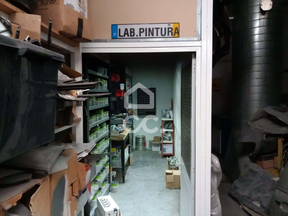 Armazém para Trespasse em Cidade da Maia Foto 30