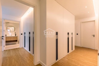 Apartamento T5 para Venda em São Martinho