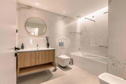 Apartamento T5 para Venda em São Martinho
