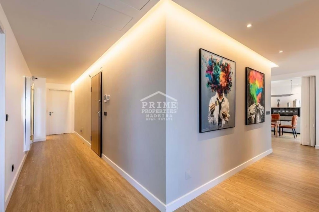 Apartamento T5 para Venda em São Martinho Foto 12