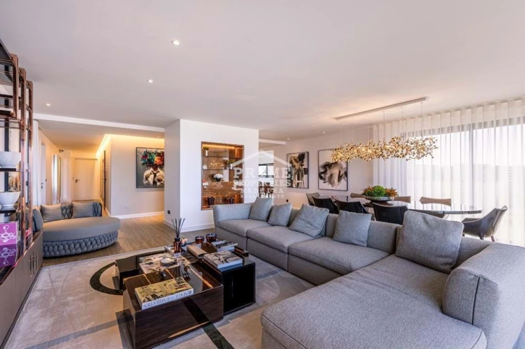 Apartamento T5 para Venda em São Martinho Foto 1
