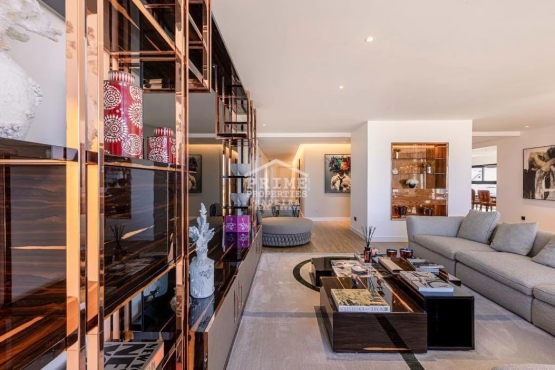 Apartamento T5 para Venda em São Martinho Foto 3