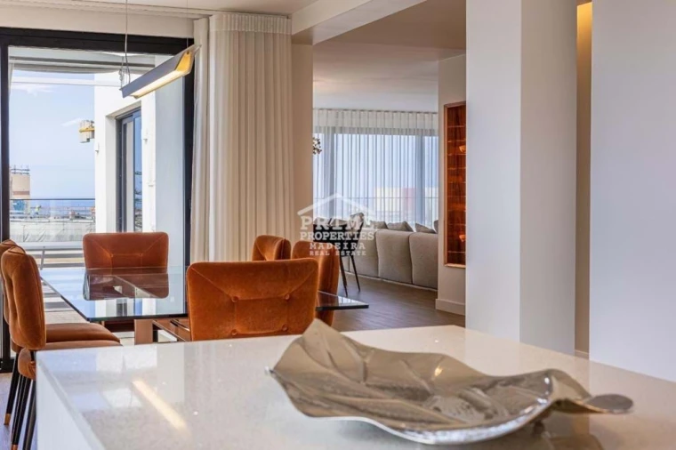 Apartamento T5 para Venda em São Martinho Foto 11