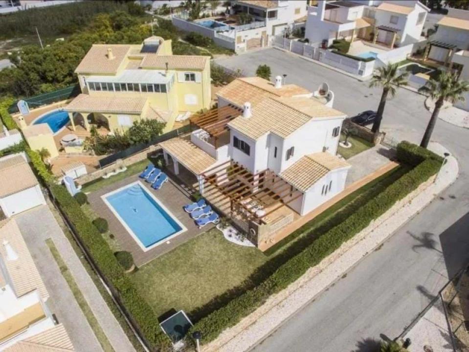 Moradia T4 para Venda em Guia Foto 29