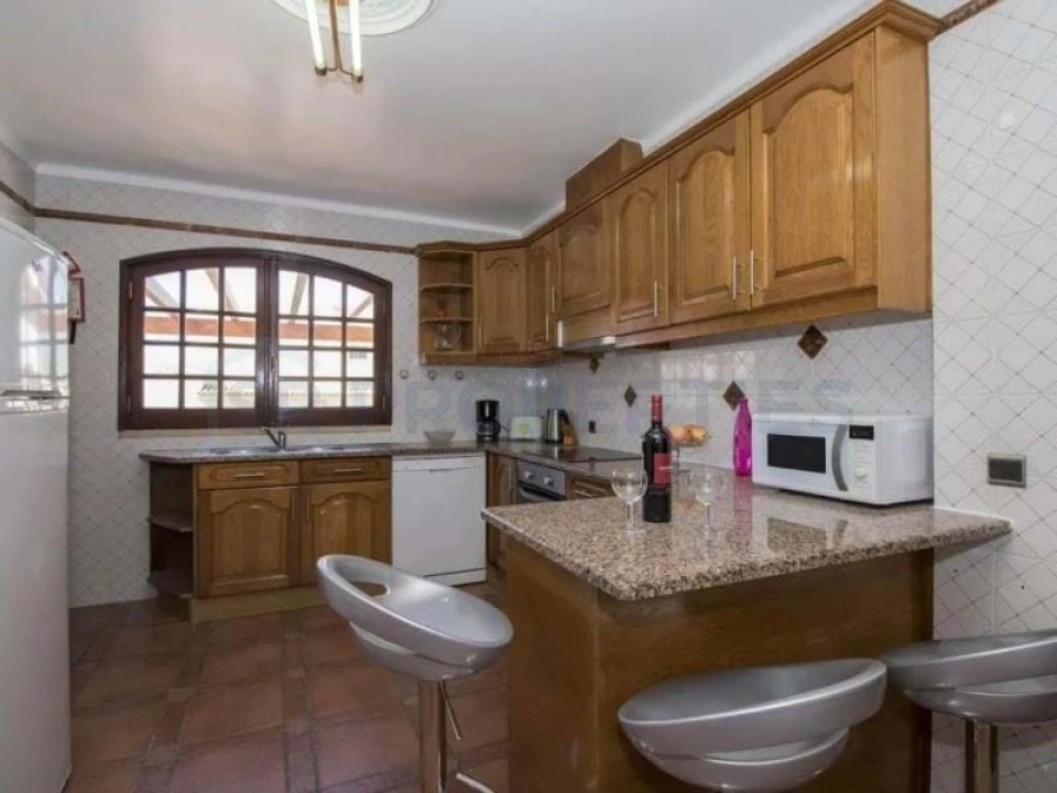 Moradia T4 para Venda em Guia Foto 16