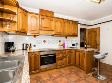 Moradia T4 para Venda em Guia