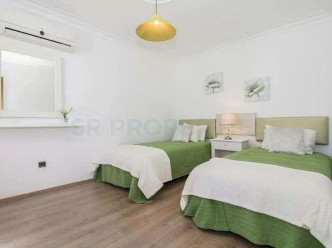 Moradia T4 para Venda em Guia Foto 14