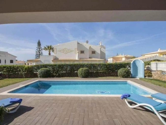 Moradia T4 para Venda em Guia Foto 27