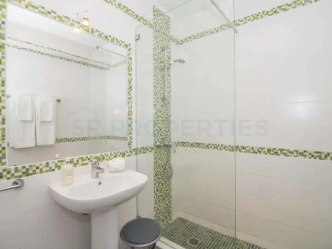 Moradia T4 para Venda em Guia Foto 21