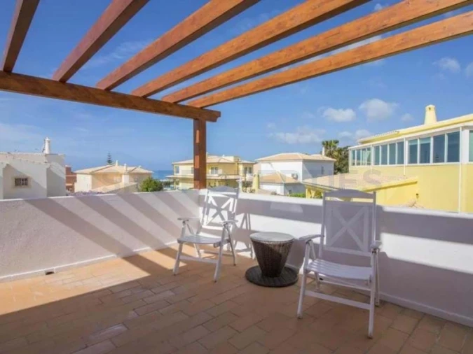 Moradia T4 para Venda em Guia Foto 24