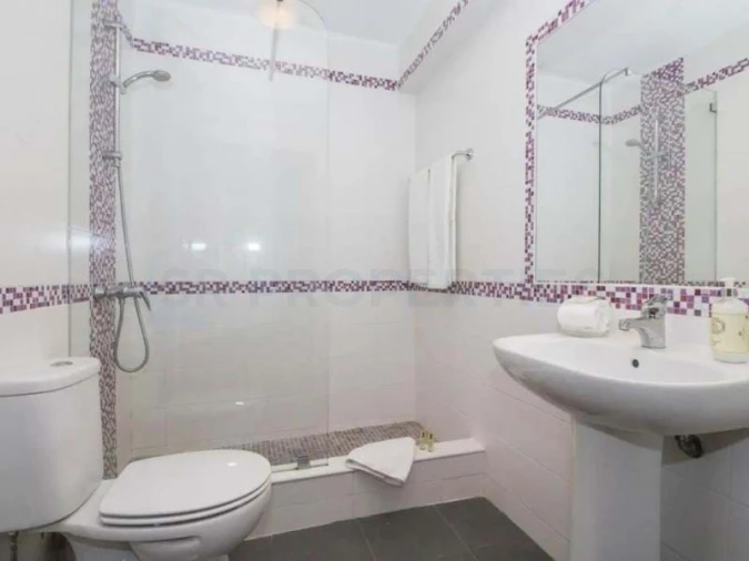 Moradia T4 para Venda em Guia Foto 22