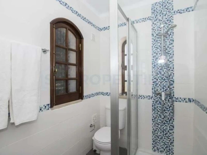 Moradia T4 para Venda em Guia Foto 19