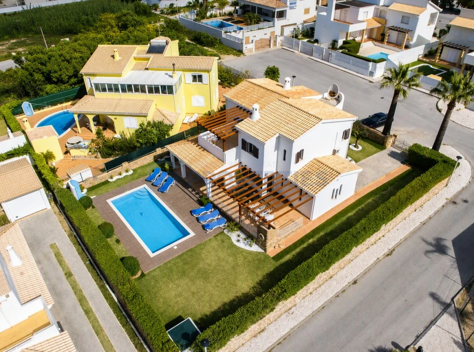 Moradia T4 para Venda em Guia Foto 30