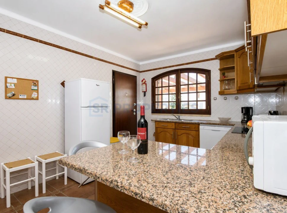 Moradia T4 para Venda em Guia Foto 17