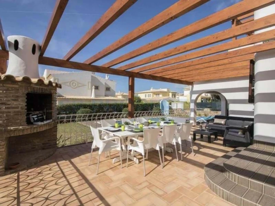 Moradia T4 para Venda em Guia Foto 6