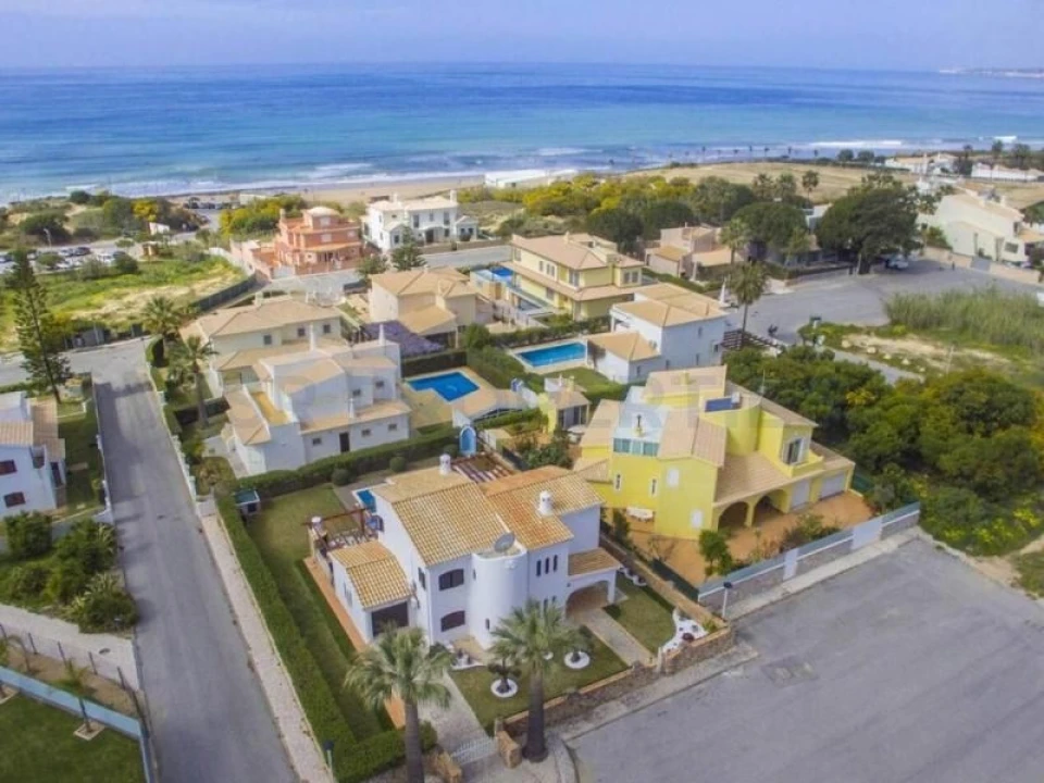 Moradia T4 para Venda em Guia Foto 32