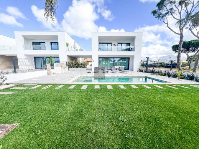 Moradia T3 para Venda em Quarteira Foto 84