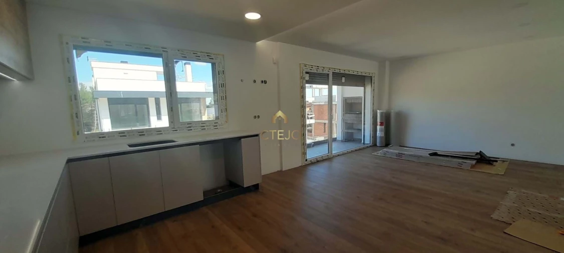 Moradia T4 para Venda em Vialonga Foto 5