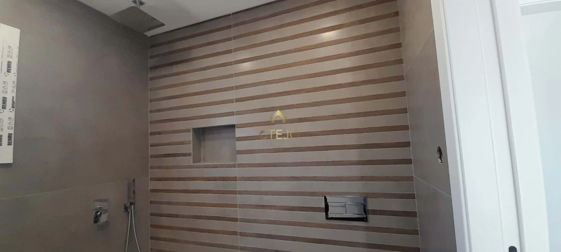 Moradia T4 para Venda em Vialonga Foto 21