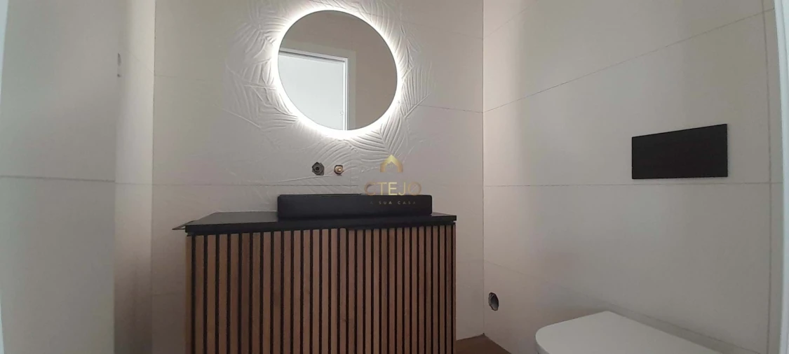 Moradia T4 para Venda em Vialonga Foto 15